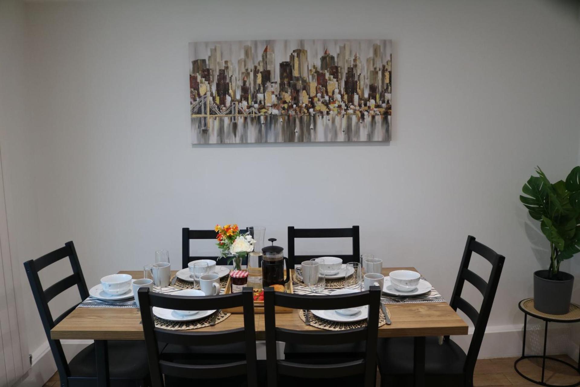 Homestay In Stylish House *